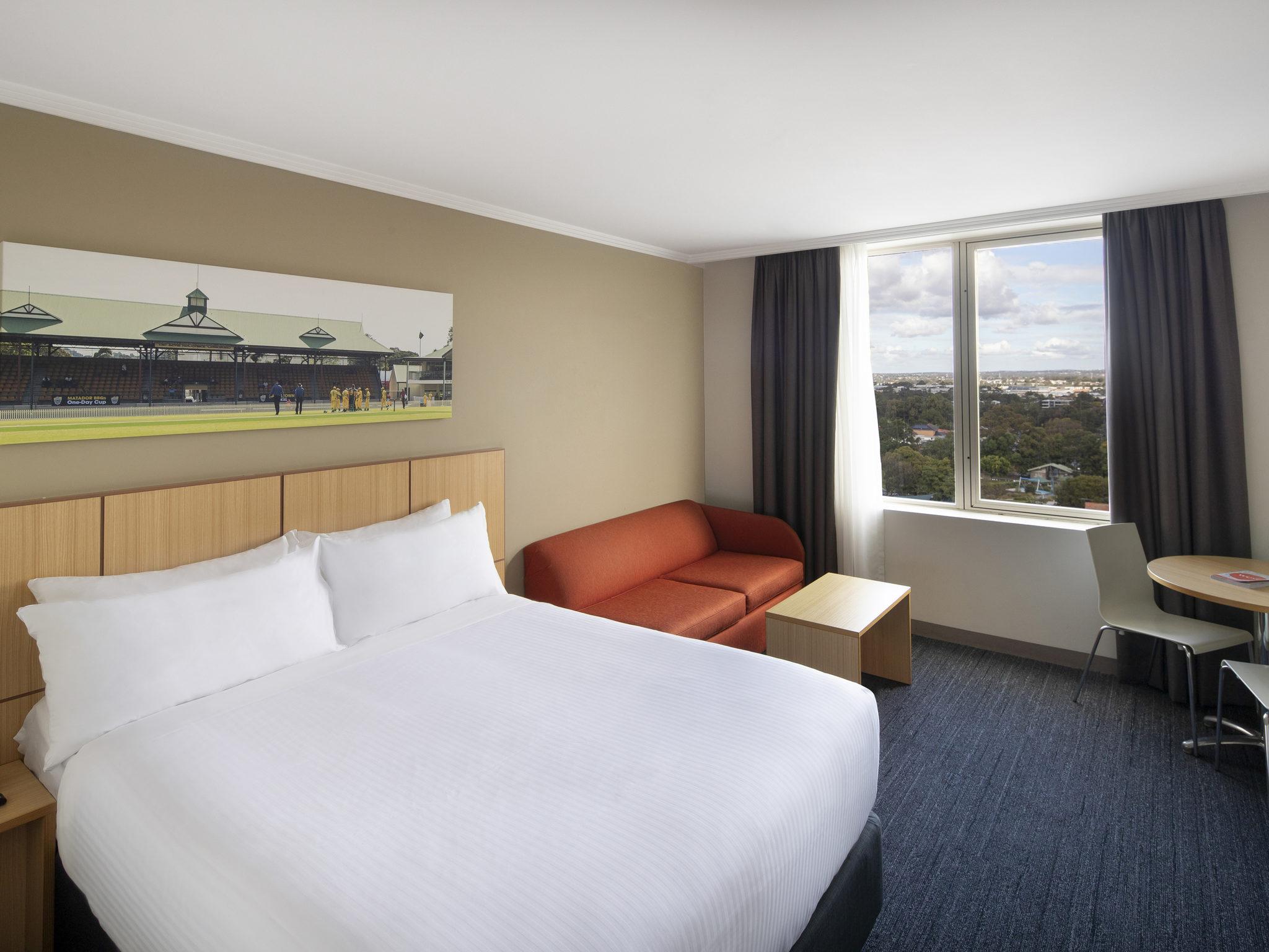 Mercure Sydney Bankstown Esterno foto