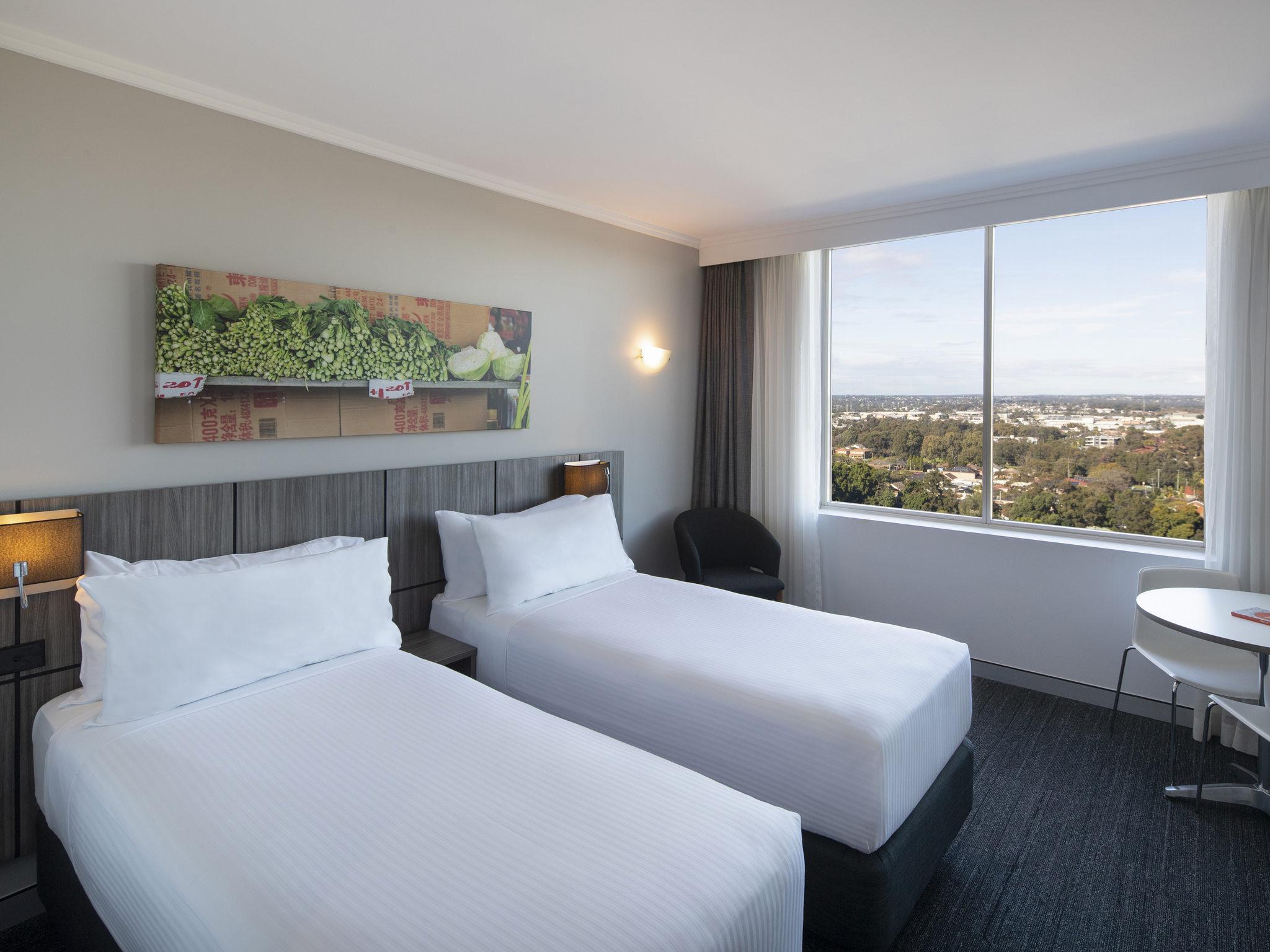 Mercure Sydney Bankstown Esterno foto