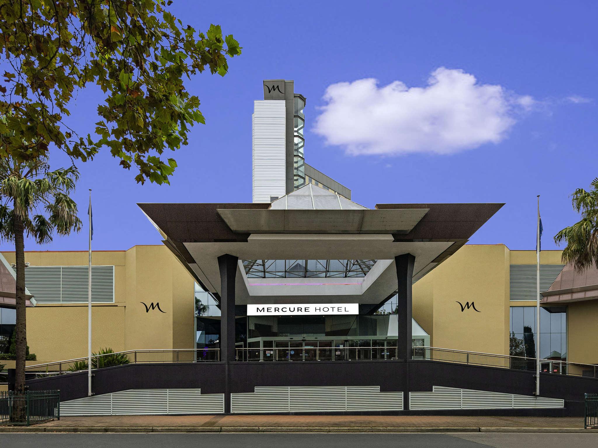 Mercure Sydney Bankstown Esterno foto