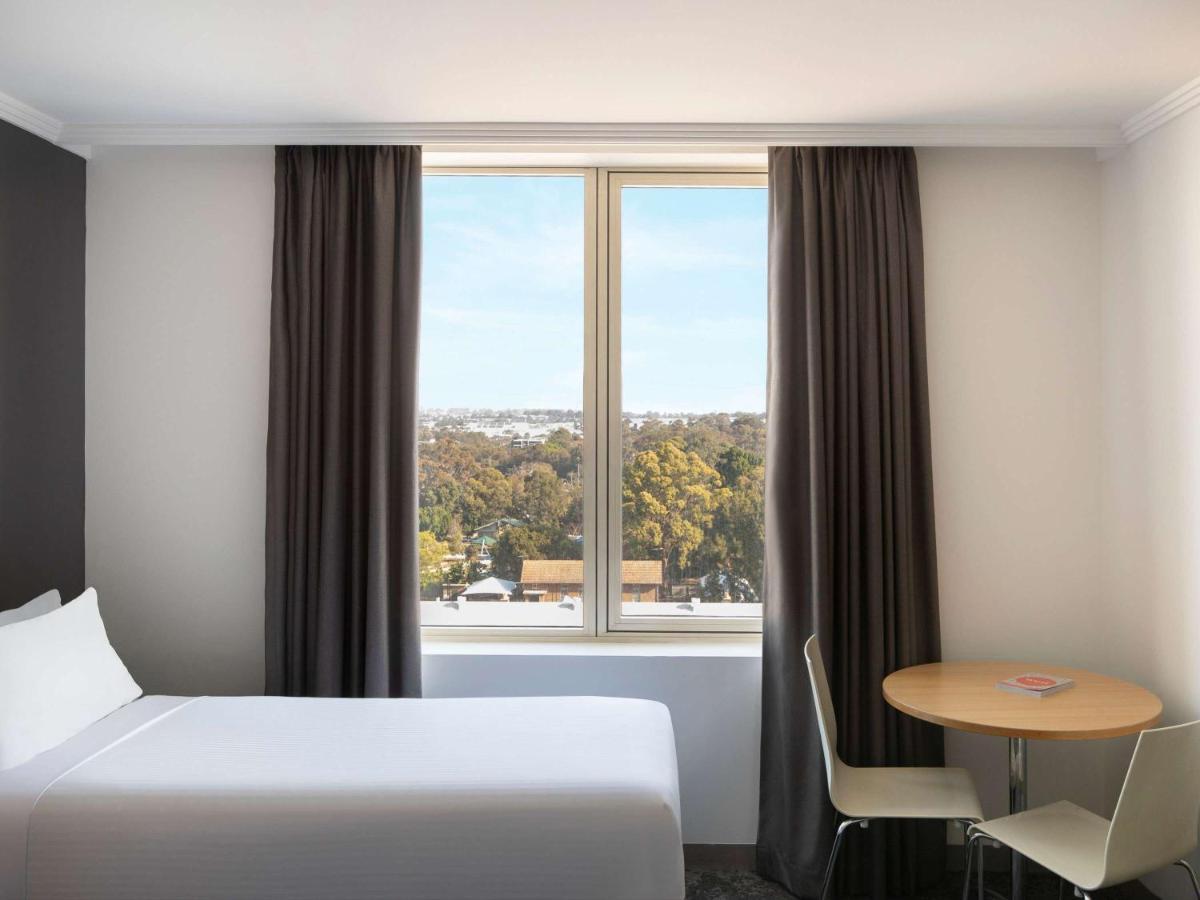 Mercure Sydney Bankstown Esterno foto
