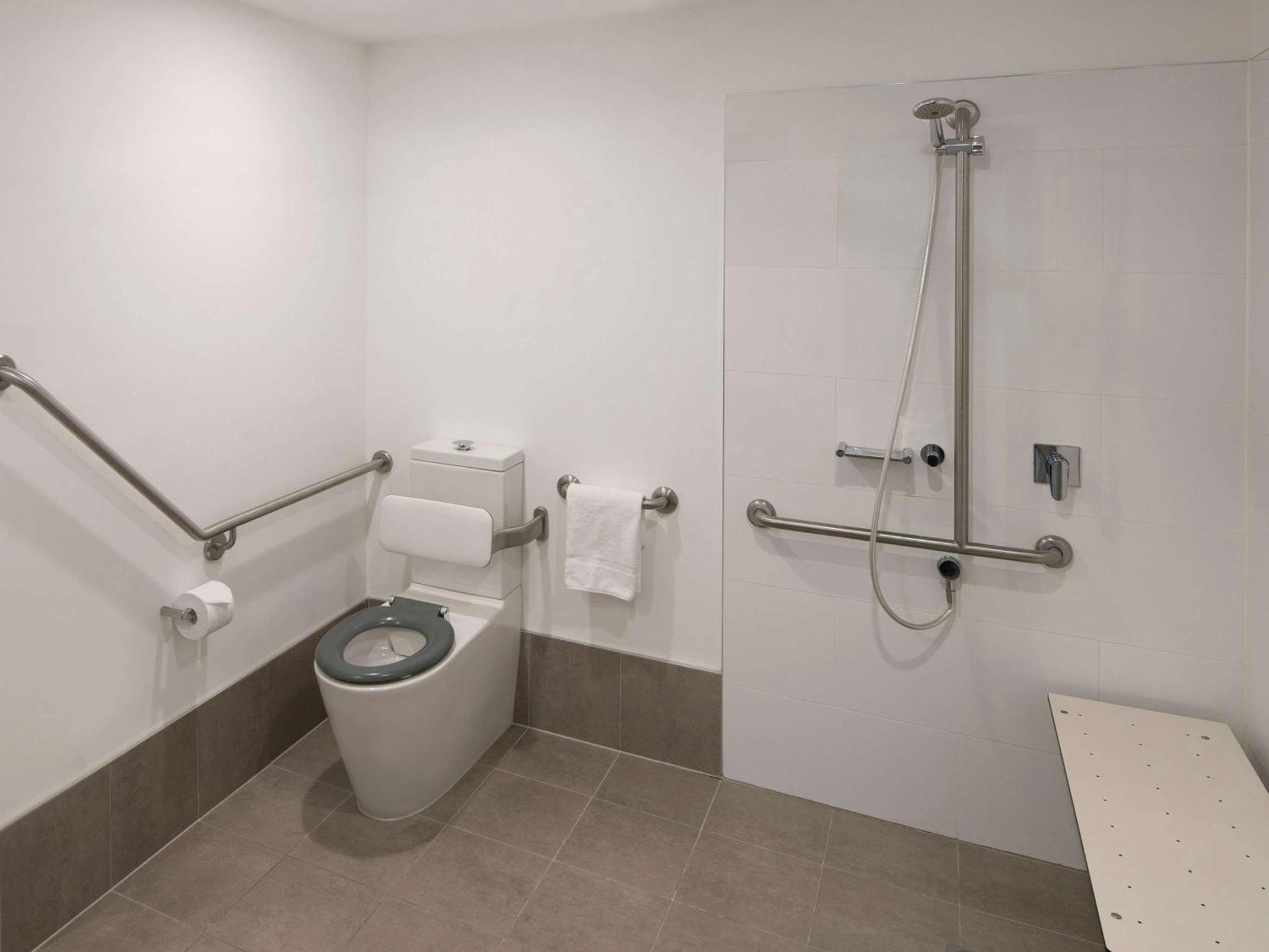 Mercure Sydney Bankstown Esterno foto