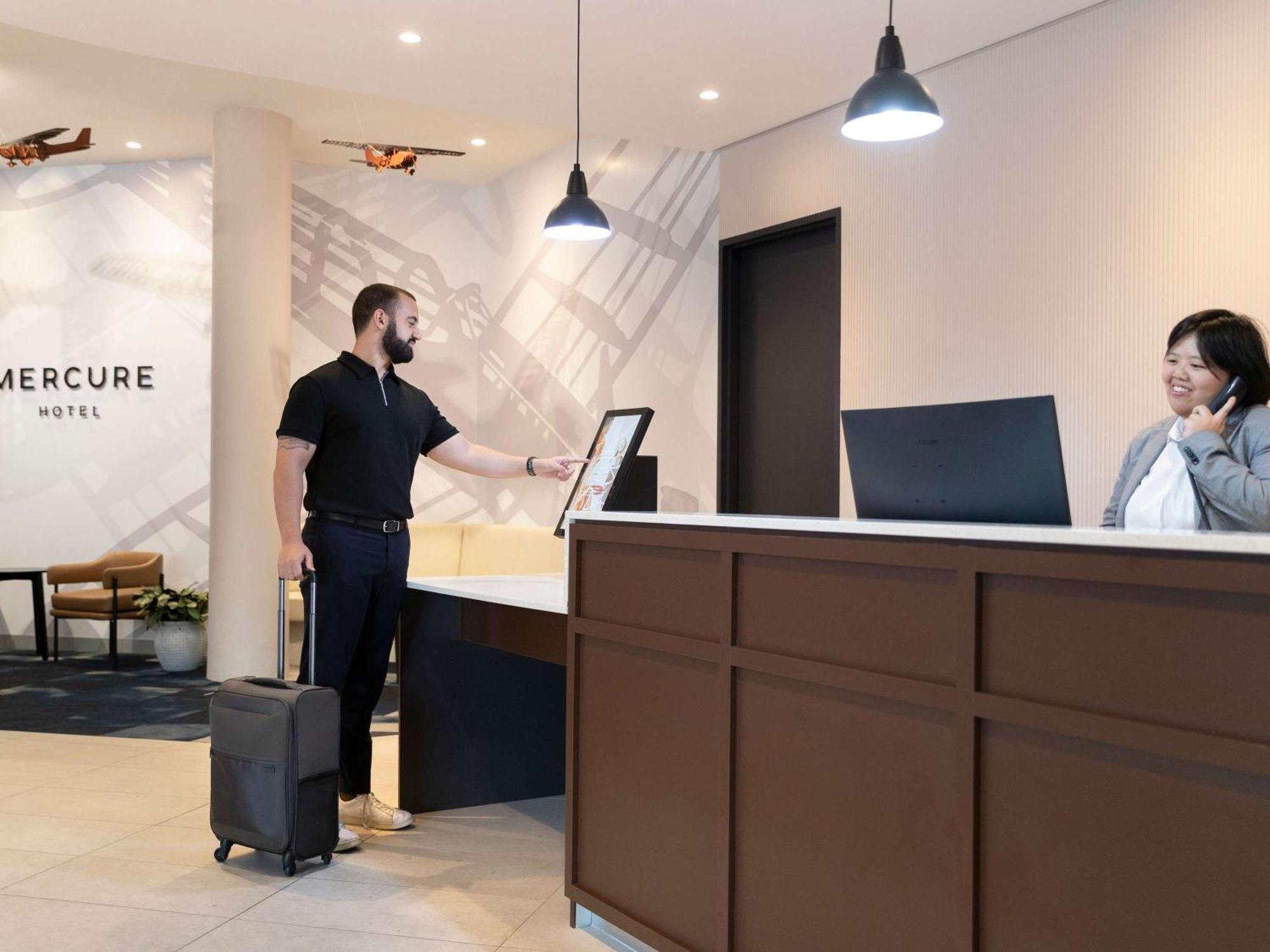 Mercure Sydney Bankstown Esterno foto