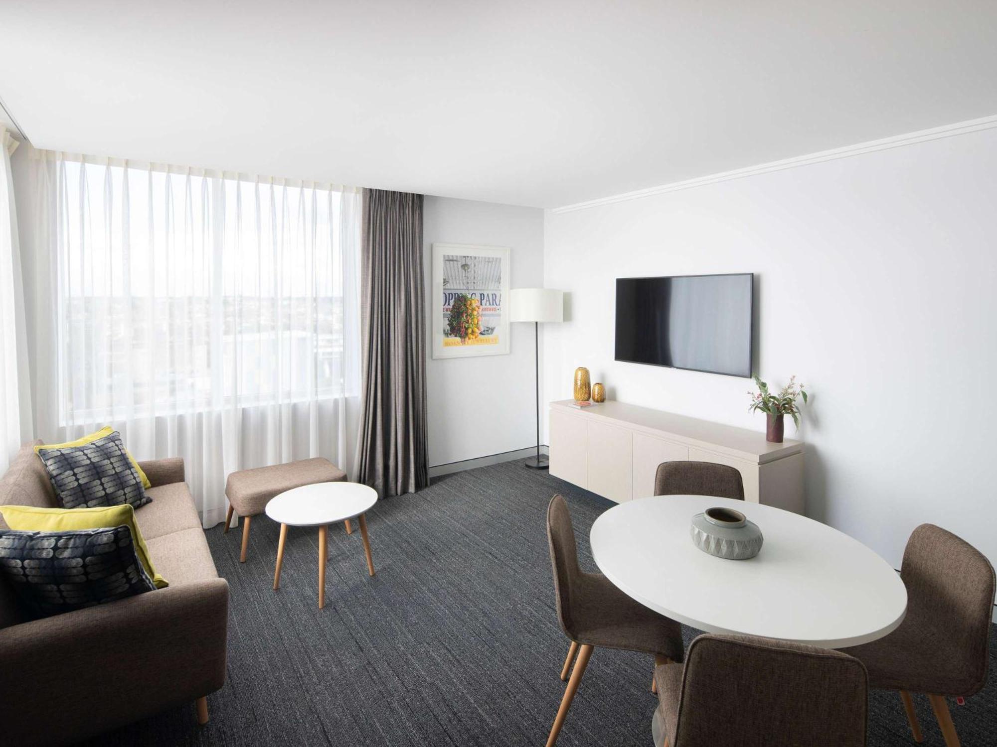 Mercure Sydney Bankstown Esterno foto